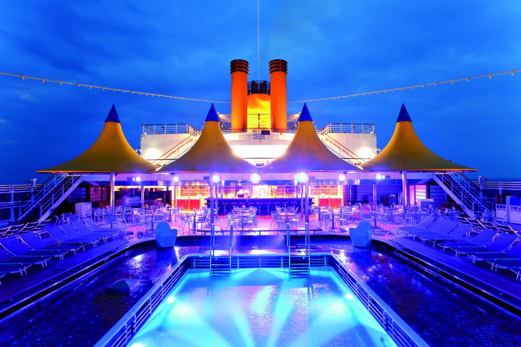 Navio Costa Deliziosa está no Rio de Janeiro em cruzeiro Volta ao Mundo de 128 dias